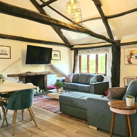 Historic Property With Stunning Views Hennock 外观 照片